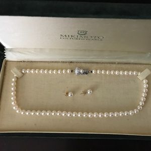 14" Vintage Mikimoto Pearl necklace